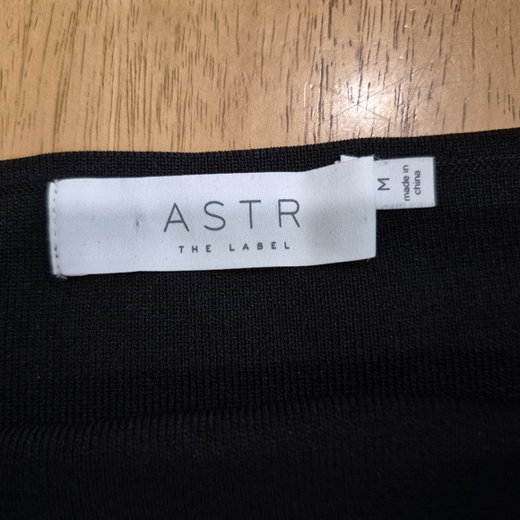 EUC ASTR The Label Darling Puff Sleeve Black Bodysuit - Picture 6 of 7